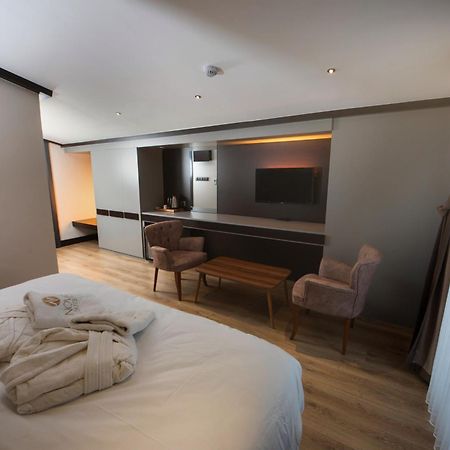The Nova Hotel ยาโลวา ภายนอก รูปภาพ
